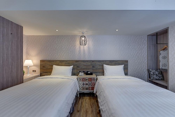 Lan Kwai Fong Garden Hotel